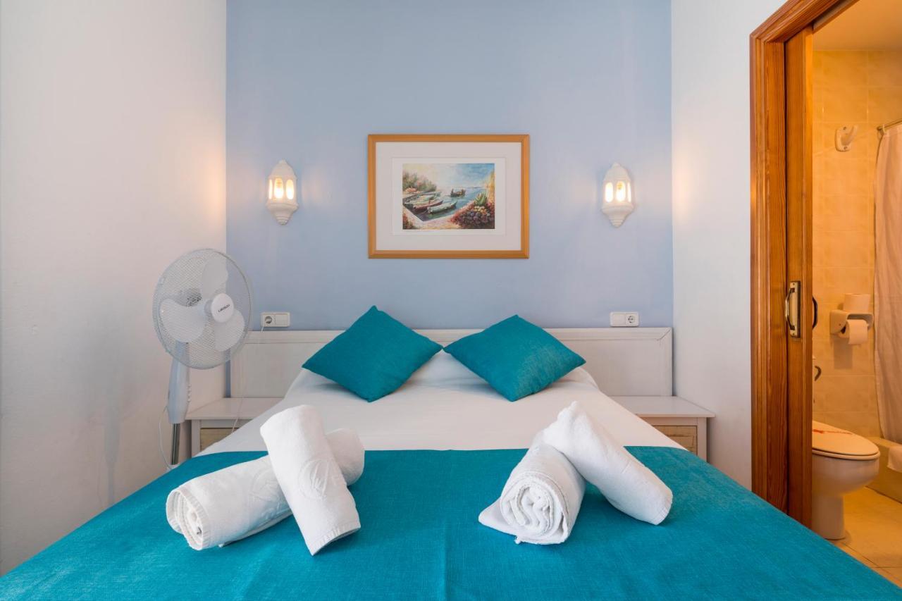 Double or Twin Room Partial Sea View